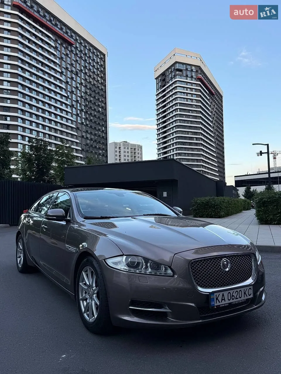 2015 Jaguar XJ - мініатюра 3