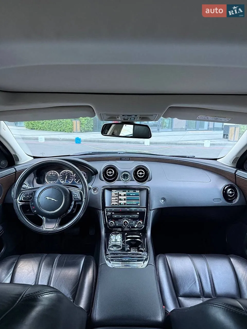 2015 Jaguar XJ - мініатюра 13