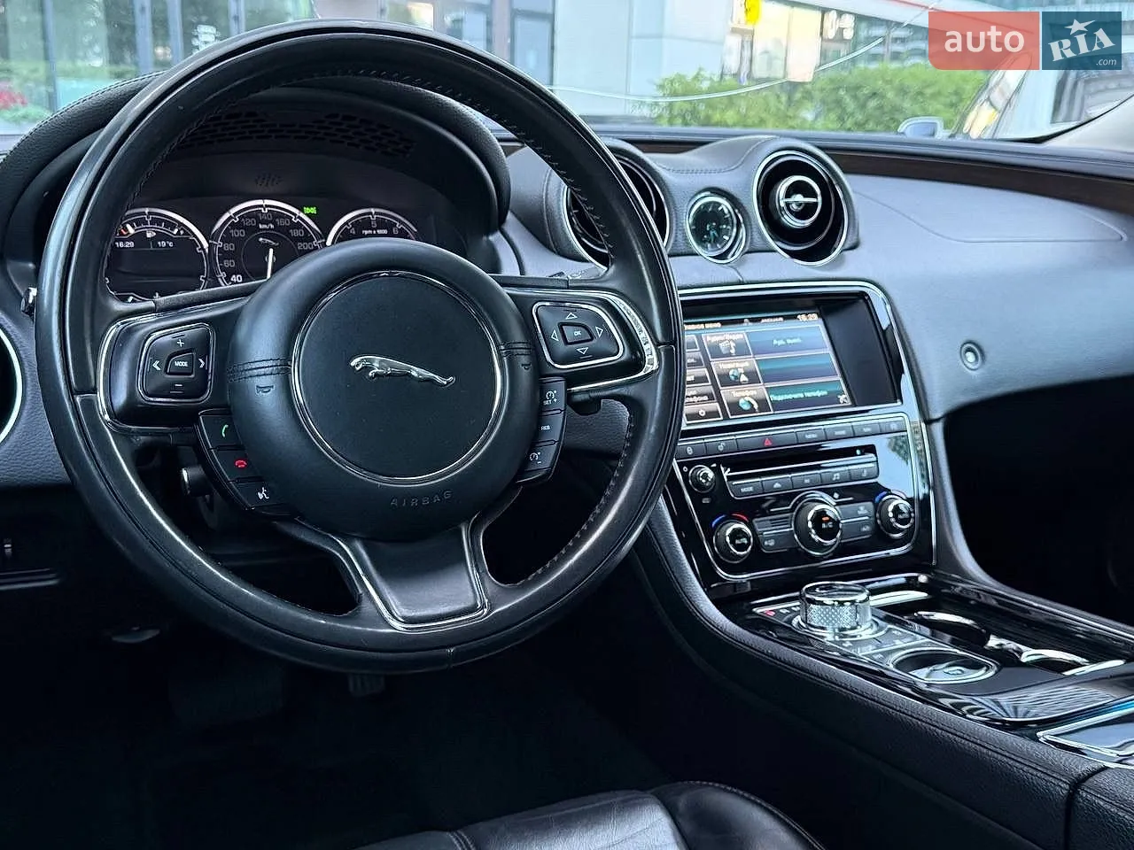 2015 Jaguar XJ - мініатюра 11