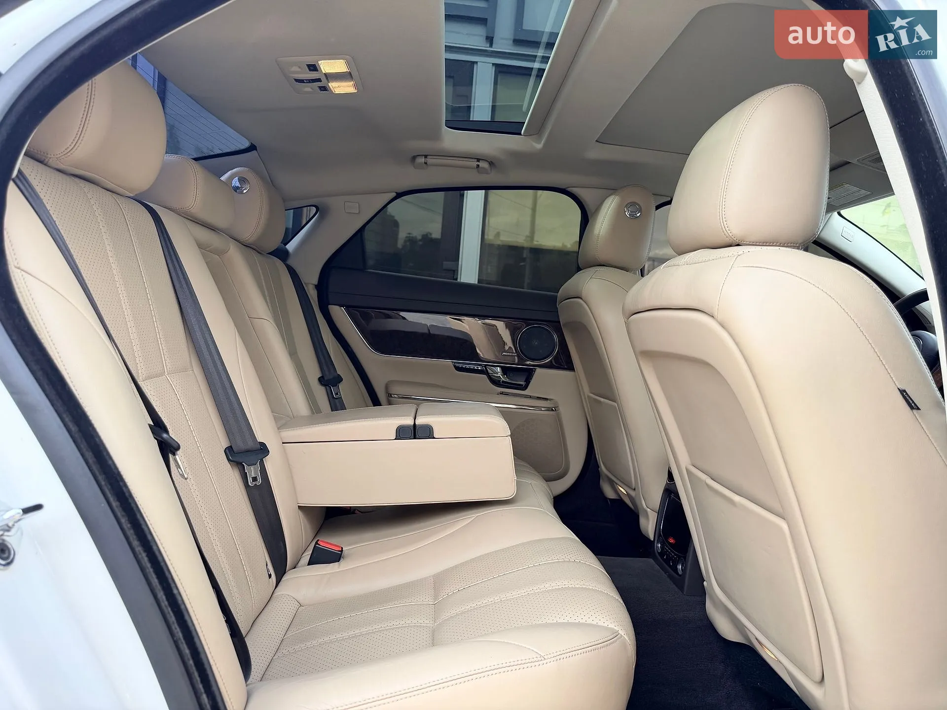 2013 Jaguar XJ - мініатюра 18