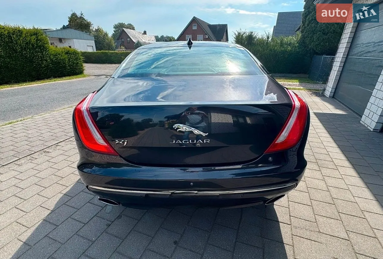 2017 Jaguar XJ - мініатюра 2