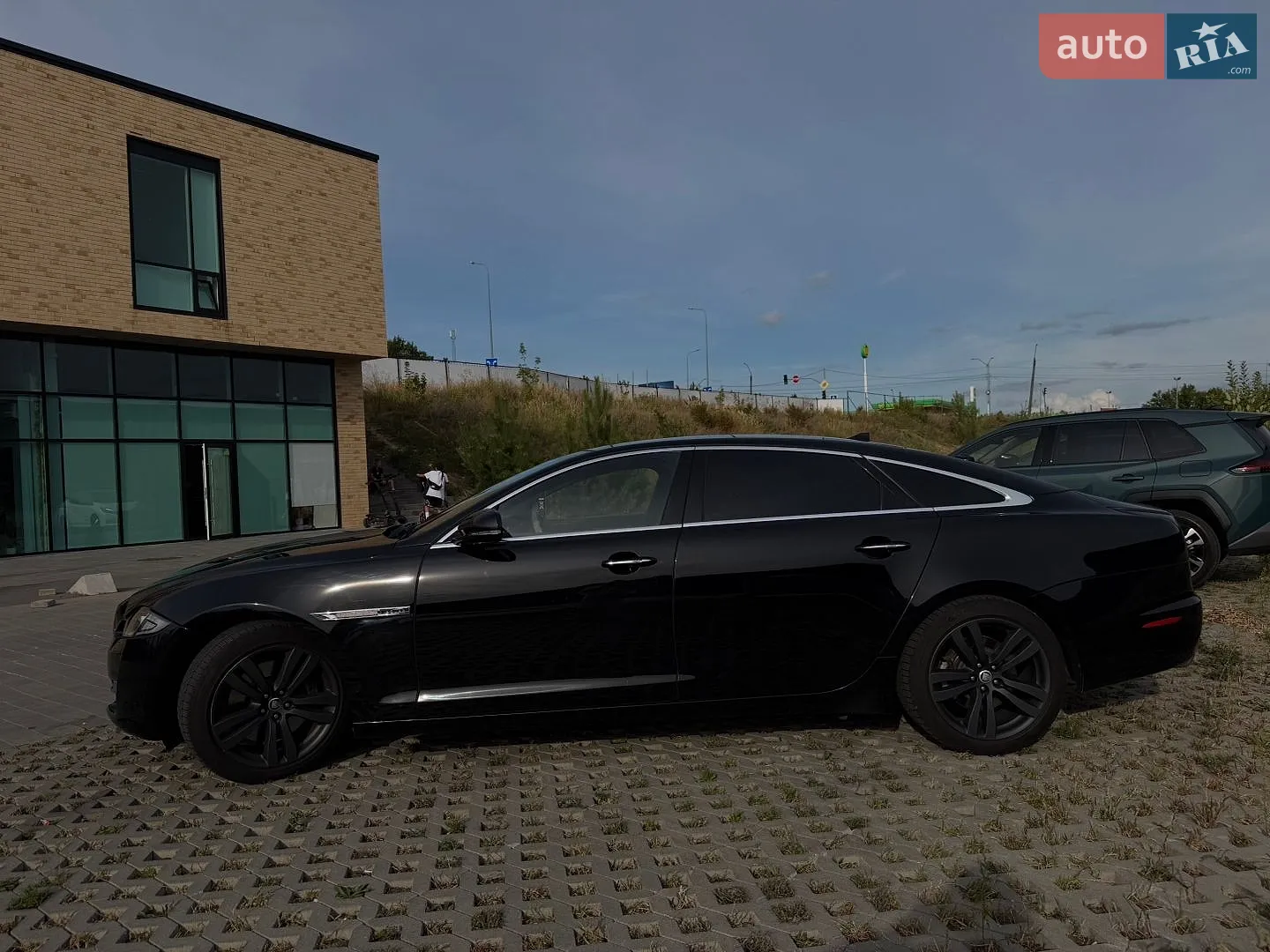 2012 Jaguar XJ - мініатюра 5