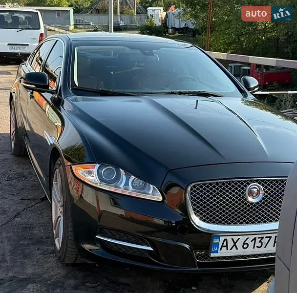 Jaguar XJ