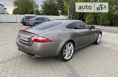 Купе Jaguar XK 2008 в Львові