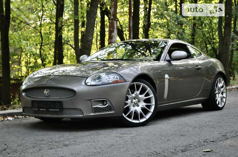 Купе Jaguar XK 2008 в Киеве