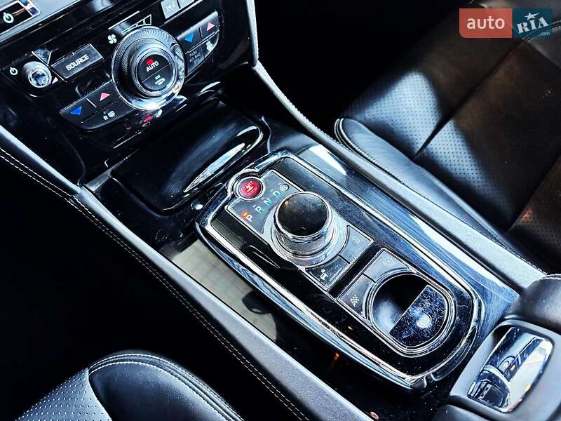 Купе Jaguar XK 2013 в Києві