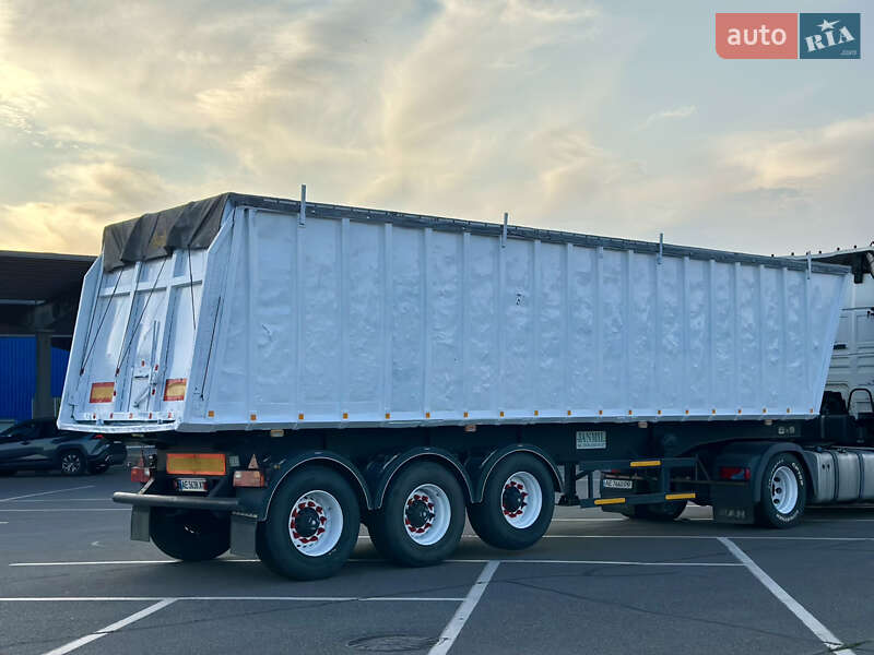 Самоскид напівпричіп Janmil NW 2004 в Кривому Розі