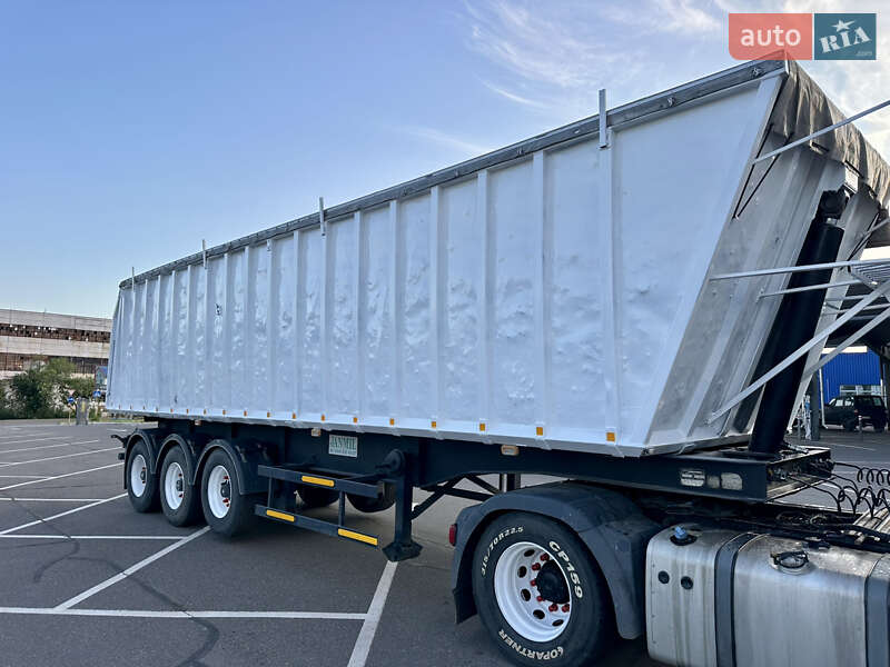 Самоскид напівпричіп Janmil NW 2004 в Кривому Розі