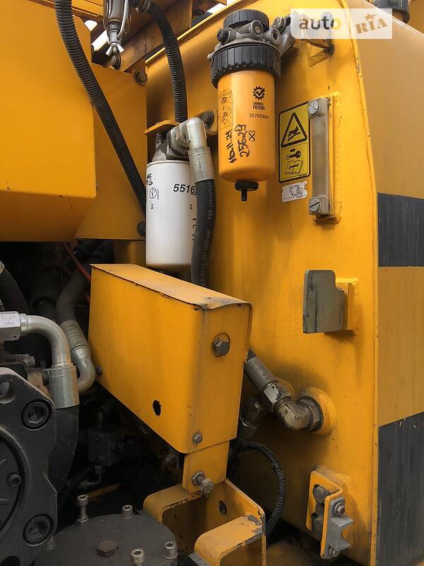 Екскаватор навантажувач JCB 175 2006 в Калуші