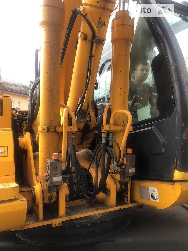 Екскаватор навантажувач JCB 175 2006 в Калуші