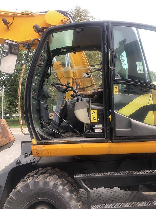 Екскаватор навантажувач JCB 175 2006 в Калуші