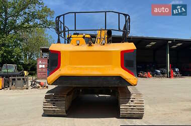 Гусеничный экскаватор JCB 220 2020 в 