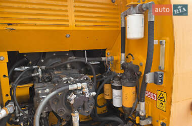 Гусеничный экскаватор JCB 220 2013 в 