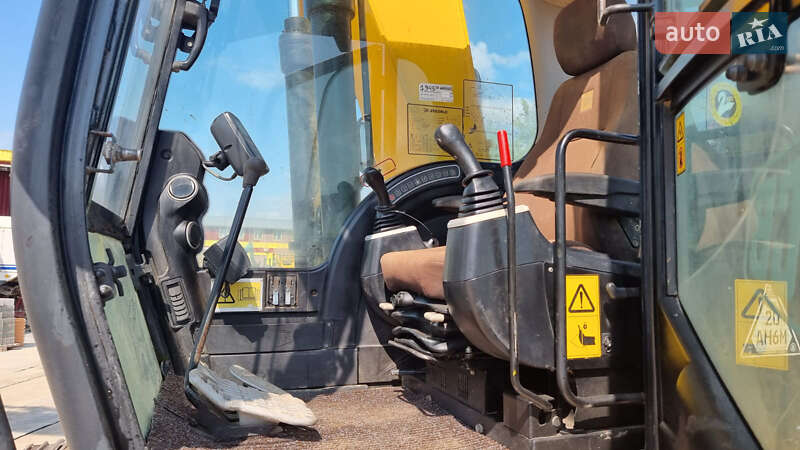 Гусеничний екскаватор JCB 220 2014 в Одесі