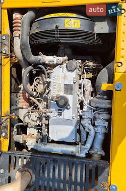 Гусеничный экскаватор JCB 220 2014 в 