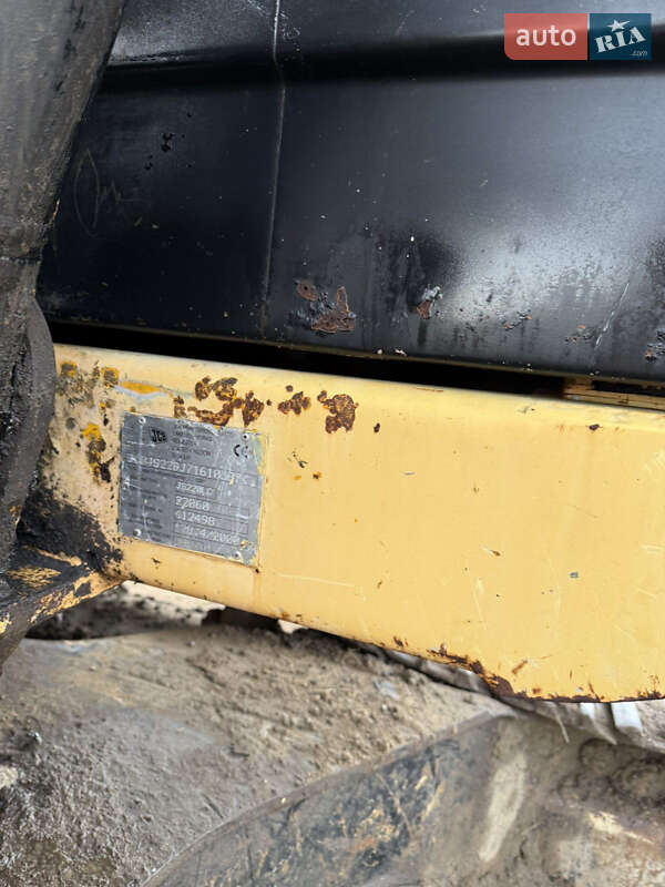 Гусеничный экскаватор JCB 220 2007 в Верховине