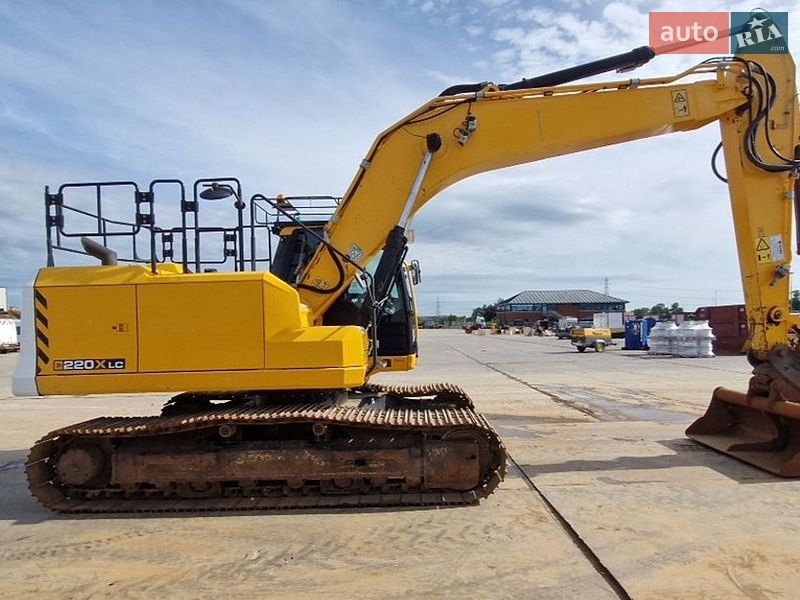 JCB 220 2021