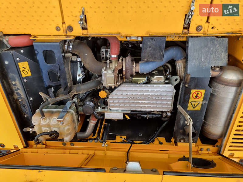 Гусеничний екскаватор JCB 220LC Xtra 2019 в Одесі
