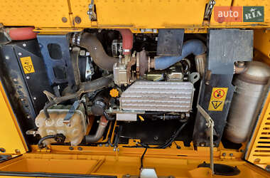 Гусеничный экскаватор JCB 220LC Xtra 2019 в 
