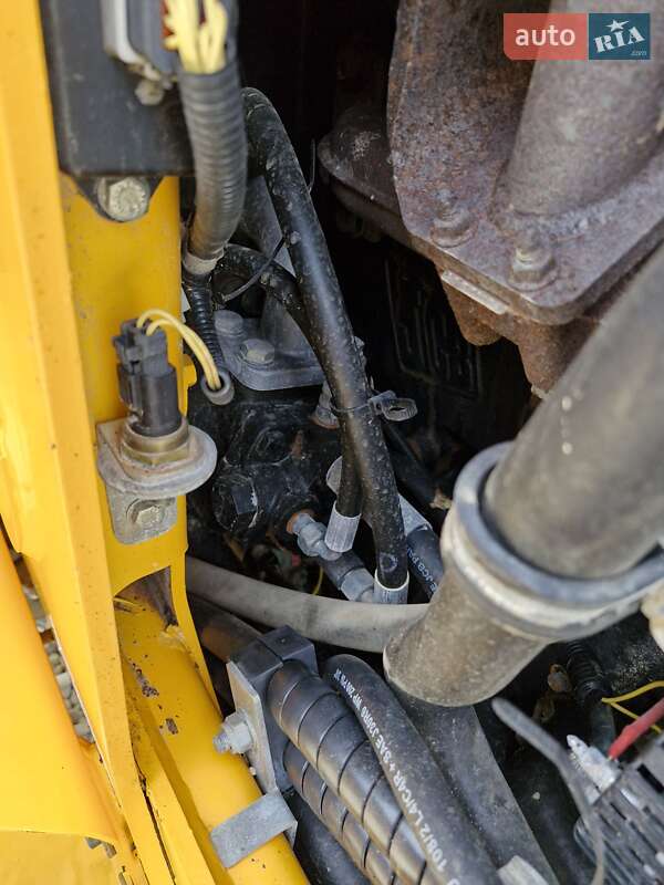 Экскаватор погрузчик JCB 2CX 2008 в Черновцах