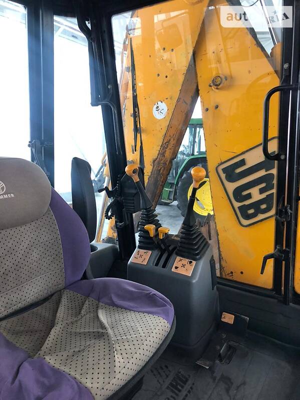Екскаватор навантажувач JCB 3CX 2000 в Горохові