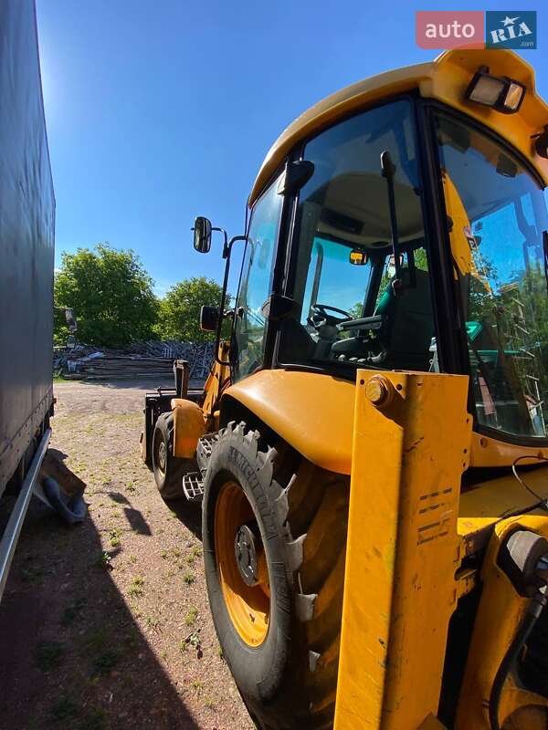 Экскаватор погрузчик JCB 3CX 2002 в Львове