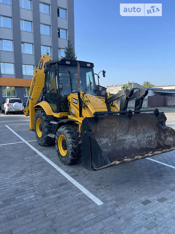 Екскаватор навантажувач JCB 3CX 2004 в Дніпрі