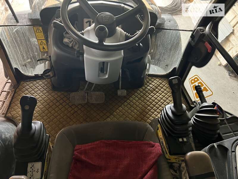 Экскаватор погрузчик JCB 3CX 2008 в Черновцах