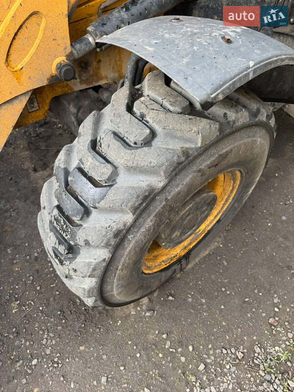 Экскаватор погрузчик JCB 3CX 2011 в Кривом Роге
