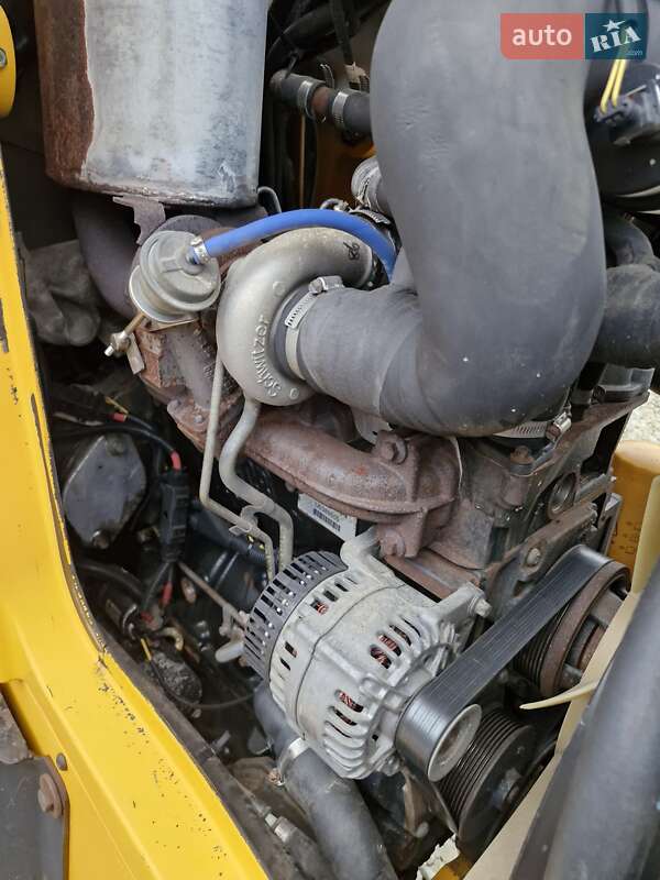 Экскаватор погрузчик JCB 3CX 2005 в Черновцах
