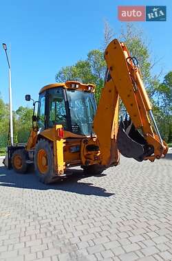 Экскаватор погрузчик JCB 3CX 2006 в 