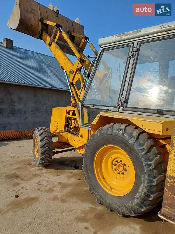 Екскаватор навантажувач JCB 3CX 1990 в Чернівцях
