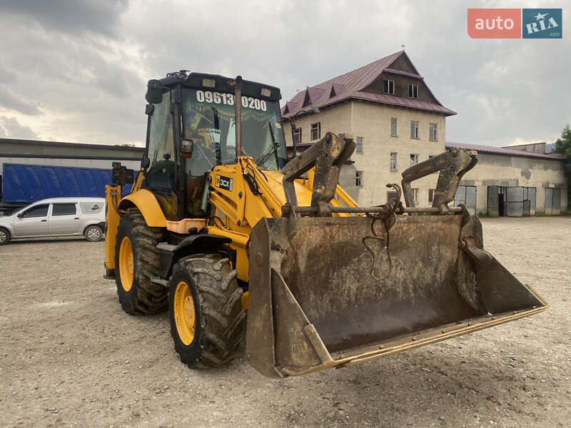 Екскаватор навантажувач JCB 3CX 2004 в Ворохті