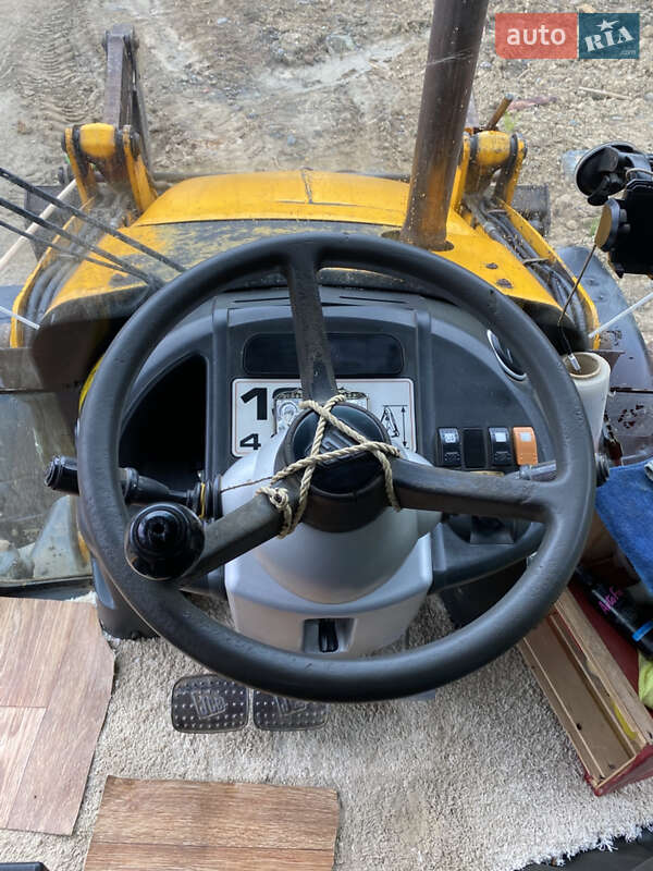 Екскаватор навантажувач JCB 3CX 2004 в Ворохті
