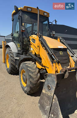 Экскаватор погрузчик JCB 3CX 2010 в Львове
