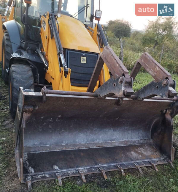 Екскаватор навантажувач JCB 3CX 2010 в Львові