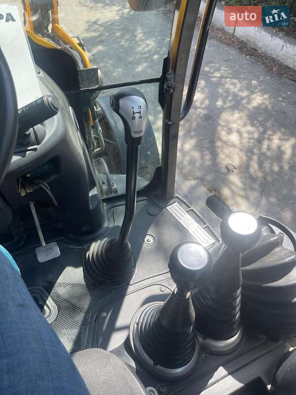 Экскаватор погрузчик JCB 3CX 2020 в Стоянке фото 16 Экскаватор погрузчик JCB 3CX 2020 в Стоянке