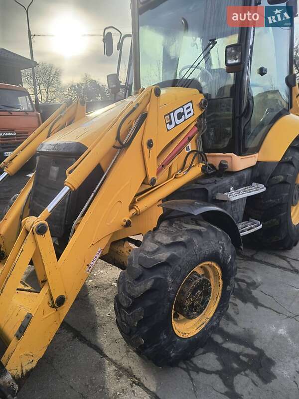 Екскаватор навантажувач JCB 3CX 2005 в Бучі