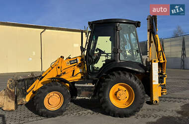 Колесный экскаватор JCB 3CX 2007 в Городке