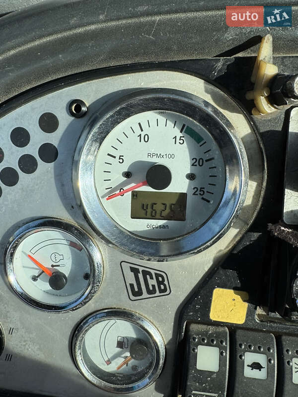 Колесный экскаватор JCB 3CX 2007 в Городке