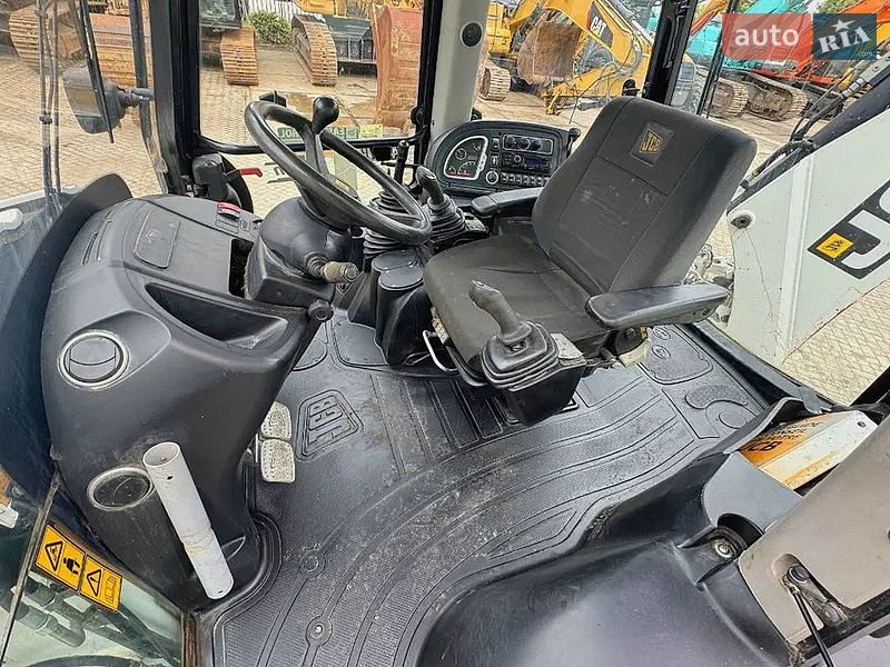 Экскаватор погрузчик JCB 3CX 2013 в Дубно