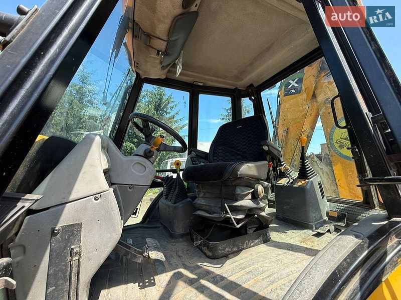 Экскаватор погрузчик JCB 3CX 2001 в Ладыжине