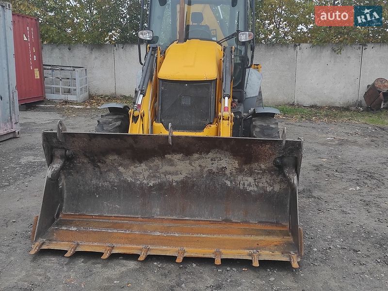 Экскаватор погрузчик JCB 3CX 2013 в Белогородке