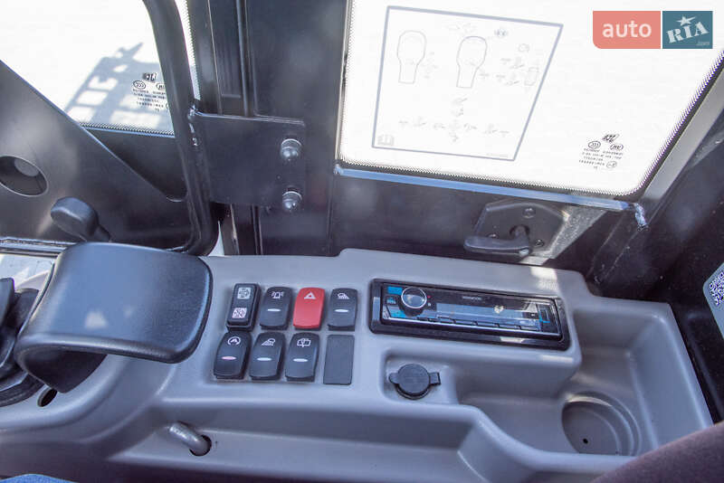 Фронтальный погрузчик JCB 403 2021 в Житомире