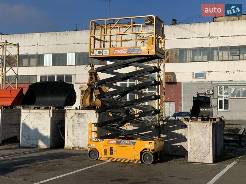 Ножичний підйомник JCB 406 2019 в Києві