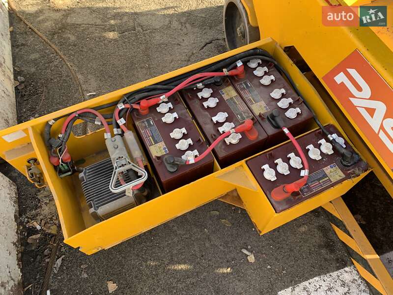 Ножичний підйомник JCB 406 2019 в Києві