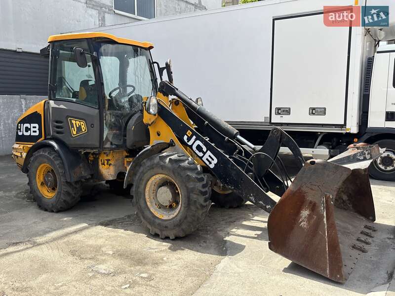 Экскаватор погрузчик JCB 406 2011 в 