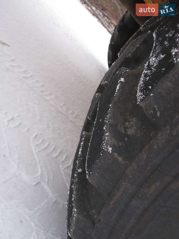 Фронтальні навантажувачі JCB 406 2011 в Вінниці