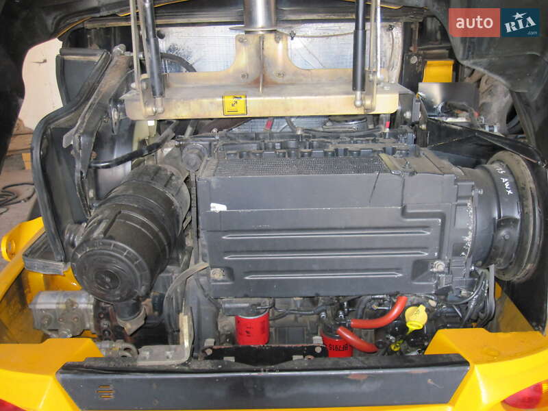 Фронтальні навантажувачі JCB 406 2011 в Вінниці