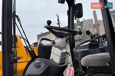 Фронтальный погрузчик JCB 406 2012 в Сходнице